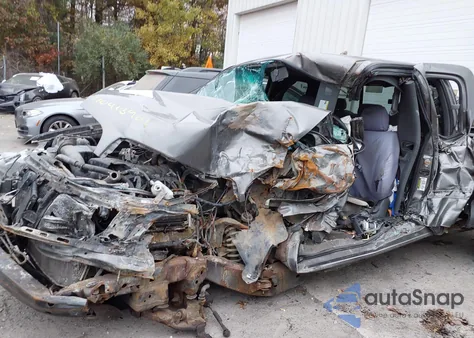 2006 Toyota Tundra Sr5 V8 z USA, uszkodzony, nr VIN 5TBBT44166S474933